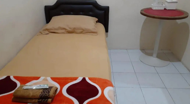 Economy Zimmer Kost Carmelia Syariah Baranangsiang Bogor