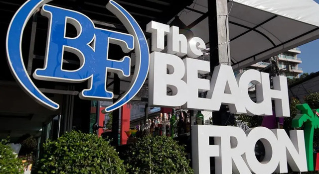 Номер Deluxe с частичным видом на море The Beach Front Resort, Pattaya