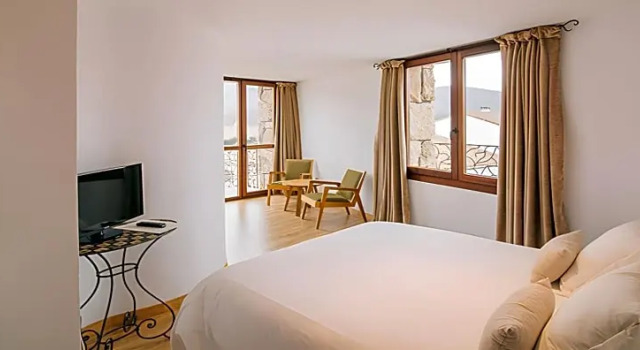 Двухместный номер Standard с балконом Hotel Rural Quercus Tierra