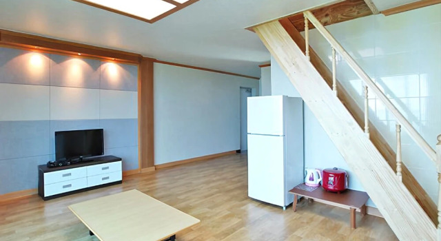 Gangneung Hillstone House Pension