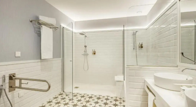 Люкс Sercotel Granada Suites