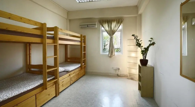 Кровать в общем номере (женский номер) Station Hotel 34
