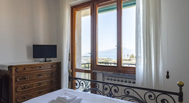 JOIVY Front Sea Apt With Big Terrace In Chiavari, Buchen Sie Ferienwohnung Chiavari Italienische Riviera