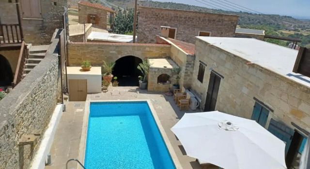 Apartment Vrakas House