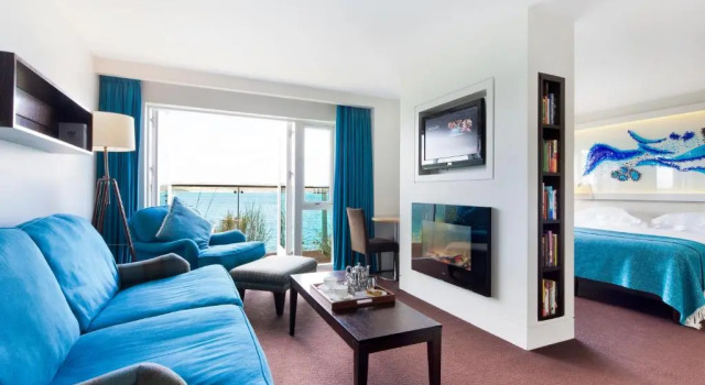 Люкс с балконом Cliff House Hotel