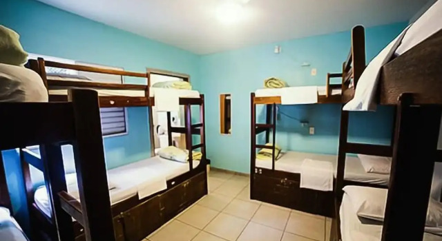 Кровать в общем номере (женский номер) Okupe Pousada & Hostel Jardins