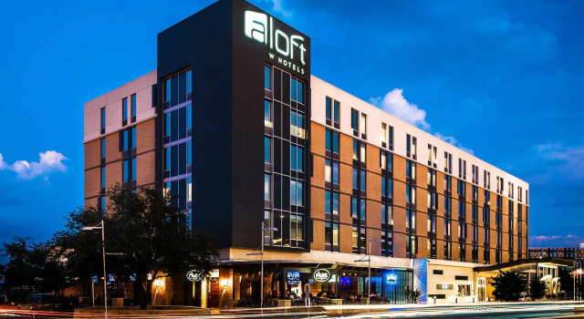 Кровать в общем номере Aloft by Marriott Austin at The Domain
