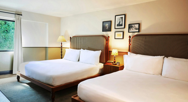 Days Inn by Wyndham Lenox MA, Varaa Hotelli Hotellit New England uima-altaalla, Uima-allas