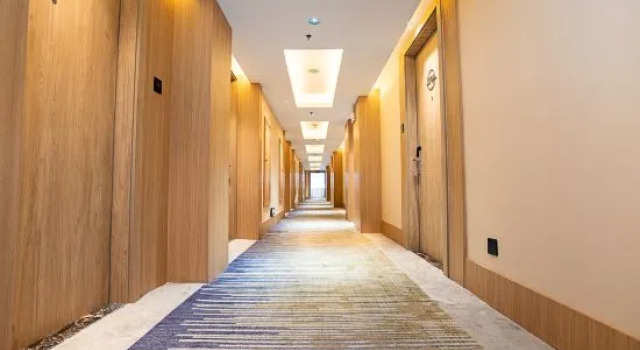 Starway Hotel (Zhengzhou Zhongyuan Wanda Plaza Municipal Central Hospital), Book Hotel Zhengzhou Henan