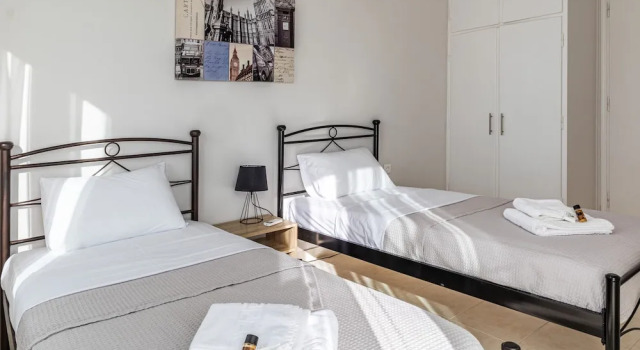 Апартаменты с 2 комнатами с балконом Comfy Central Square Gem with Terrace