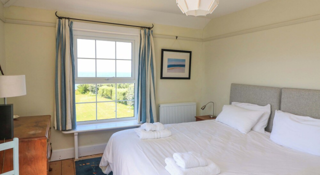 Savernake, Book Hotel Thurlestone Devon