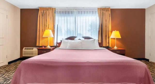 Люкс Village Haven Inn & Extended Stay