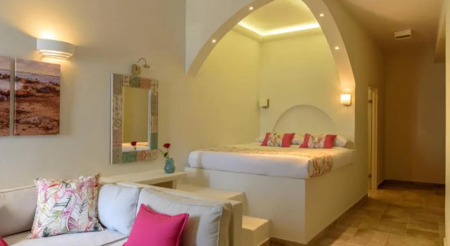 Enalion White Suites Oia
