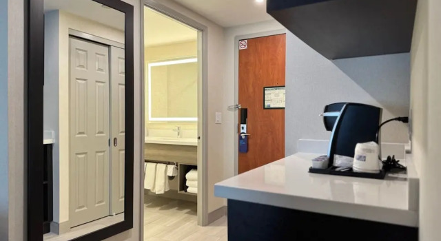 Люкс Holiday Inn Express Brampton by IHG