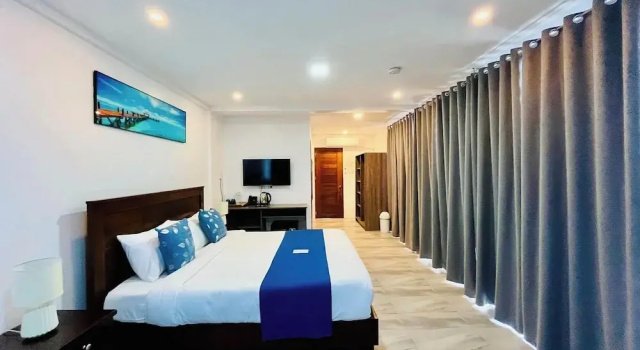 Полулюкс Porto Novo Anilao
