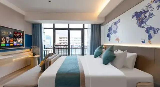 Двухместный люкс с балконом Kyriad Marvelous Hotel 3.0Rui Li Fortune Plaza