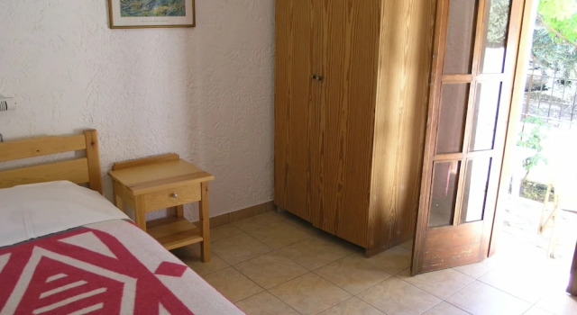Коттедж c 1 комнатой с балконом и рядом с пляжем Olive Tree Cottages