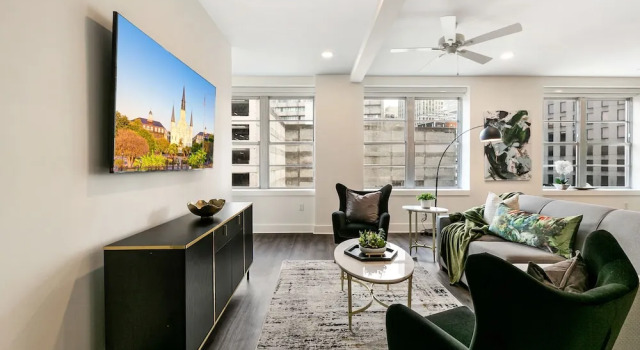 Mardi Gras Suites NOLA's 4BR Elegance, Забронировать Отель Новый Орлеан Луизиана, рядом с Казино Harrah's New Orleans