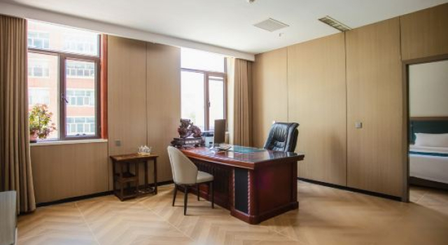 Люкс Business Korla Tianyun Business Hotel