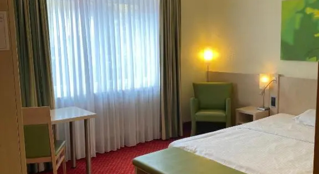 Negócio Triplo quarto Hotel Schiller
