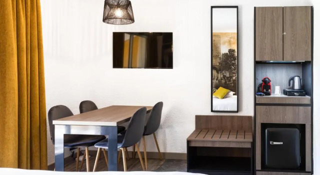 Трёхместный номер Standard SOWELL HOTELS LOlivier