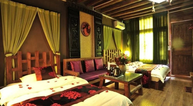 Satisfactory Inn, Забронировать Отель Лицзян Юньнань, рядом с Улица Сквер-стрит Древнего города Даянь
