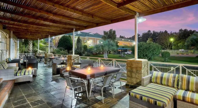 Кровать в общем номере Protea Hotel by Marriott Klerksdorp