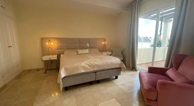 Villa Olga MARBELLA- GOLDEN MILE -Breathtaking SEA VIEW- PRIVATE POOL, Reserva ahora Villa Istán Sierra de las Nieves