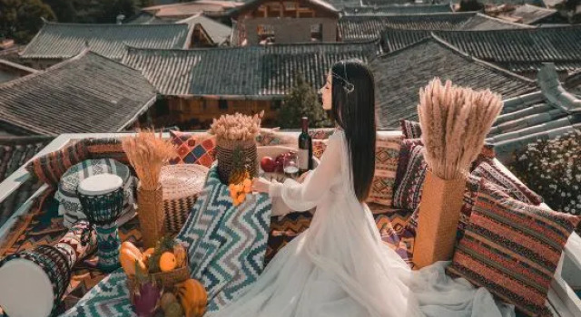 Huawushuang Garden Homestay, Забронировать Отель Отели Лицзян с парковкой, рядом с Улица Сквер-стрит Древнего города Даянь, Парковка