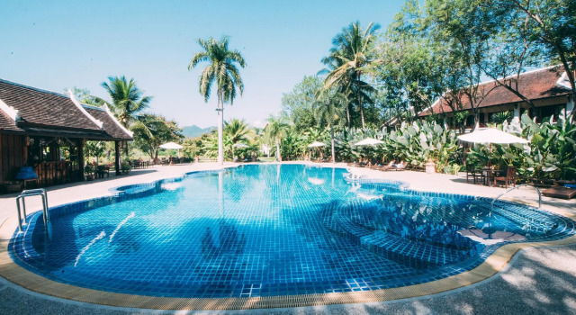 Двухместный полулюкс Santi Resort & Spa
