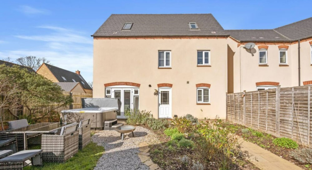Коттедж The Seven Residence - Hot tub, 5 min to Bicester Village, Pet friendly