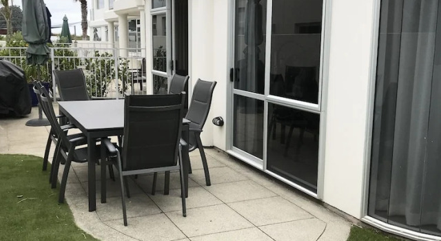 Апартаменты Belle Mer Beachfront Apartments
