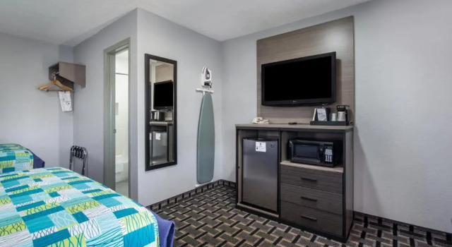 Номер Deluxe Knights Inn and Suites Salem
