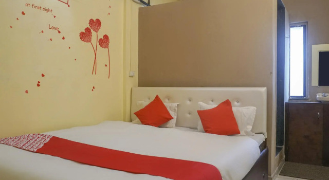 Hotel O R K Hotel, Забронировать Отель Отели штата Махараштры 3 звезды, 3*