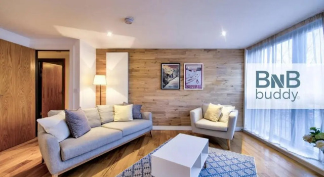 ALTIDO Stylish and Spacious 1bed home, short walk from the center, Забронировать Отель Бротон Эдинбург, рядом с Железнодорожный вокзал Эдинбург-Уэверли