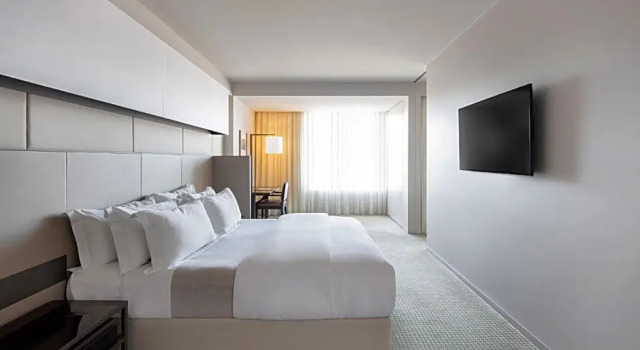 Двухместный номер Standard Hotel Realm