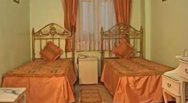 Askin Hotel, Забронировать Отель Отели Стамбула с парковкой, рядом с Базар Араста, Парковка