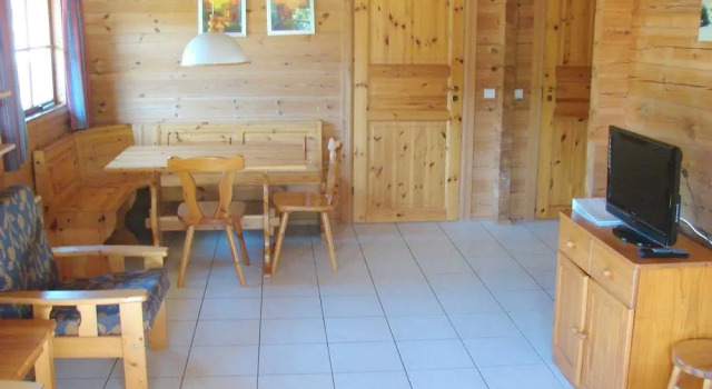 Le Village Du Soleil - Cahors, Book Hotel Hotels in Mauroux with Parking, Parking