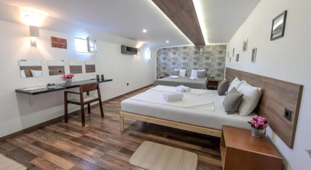 SWEET HOUSE on the river, Buchen Sie Hotel Fontana Zentralserbien