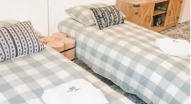 Тент с балконом и с видом на сад Haida Gwaii Glamping