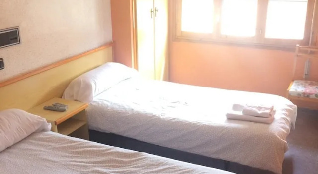 Hostal Gabás, Book Hotel Hotels in Aragon with Parking, Parking