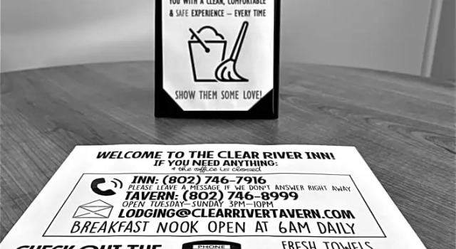 Номер Economy Clear River Inn and Tavern