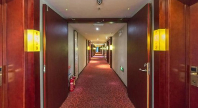 Baiwei Business Hotel (Qinhuangdao Railway Station)