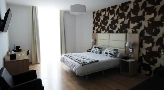 Люкс Classic с балконом Grand Hôtel Brive