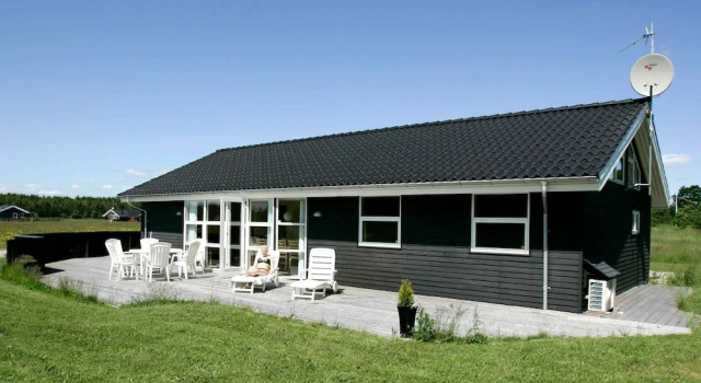 Secluded Holiday Home in Hadsund With Sauna, Забронировать Отель Хадсунд 