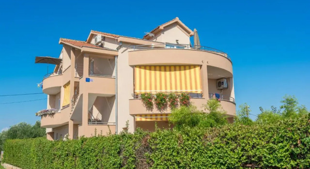 Apartments Lotus, Забронировать Апартаменты/квартира Отели в центре Сукошан, в центре