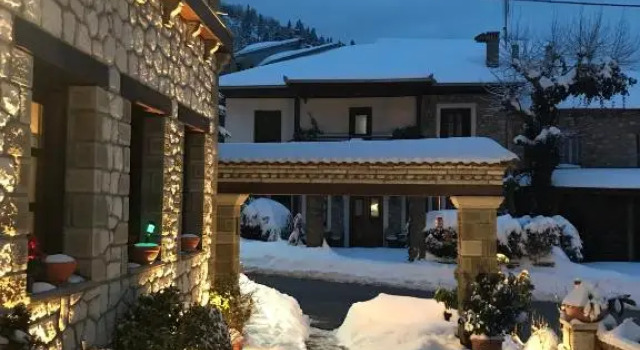 Archontiko Tsiboni, Book Hotel Elati 