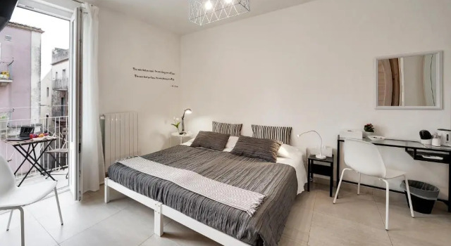 Piazza Salvatore 7, gocce di sicilia, Book Hotel Hotels in Sicily with Parking, Parking