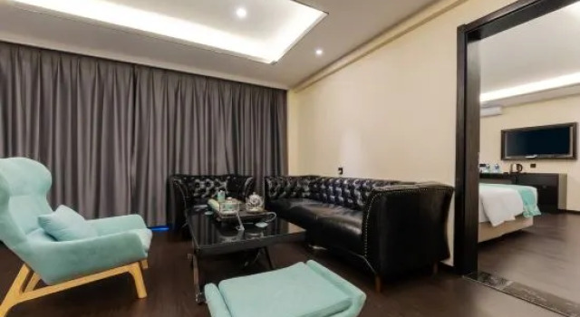 Люкс Deluxe Xana Hotelle Hotel (Shijiazhuang Railway Station East Square Subway Station)