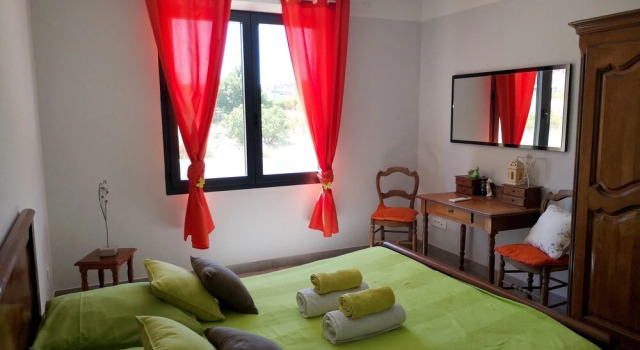 Apartment With 2 Bedrooms in Velaux, With Pool Access, Furnished Garde, Забронировать Апартаменты/квартира Вело Буш-дю-Рон